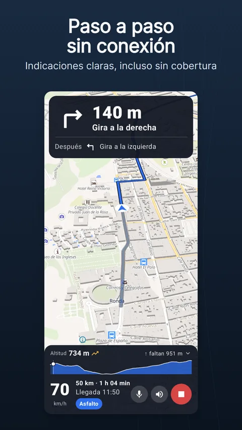 La pantalla de navegación: la tarjeta de instrucciones arriba, la ruta en el mapa y la barra inferior con velocidad, distancia restante, hora de llegada y superficie