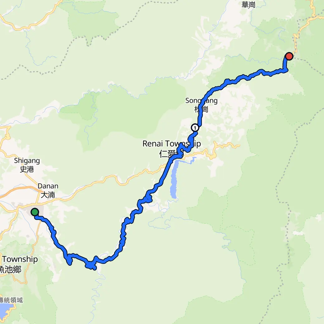 臺灣地圖，以及 AddStride 以彎道模式規劃的路線，從埔里到武嶺